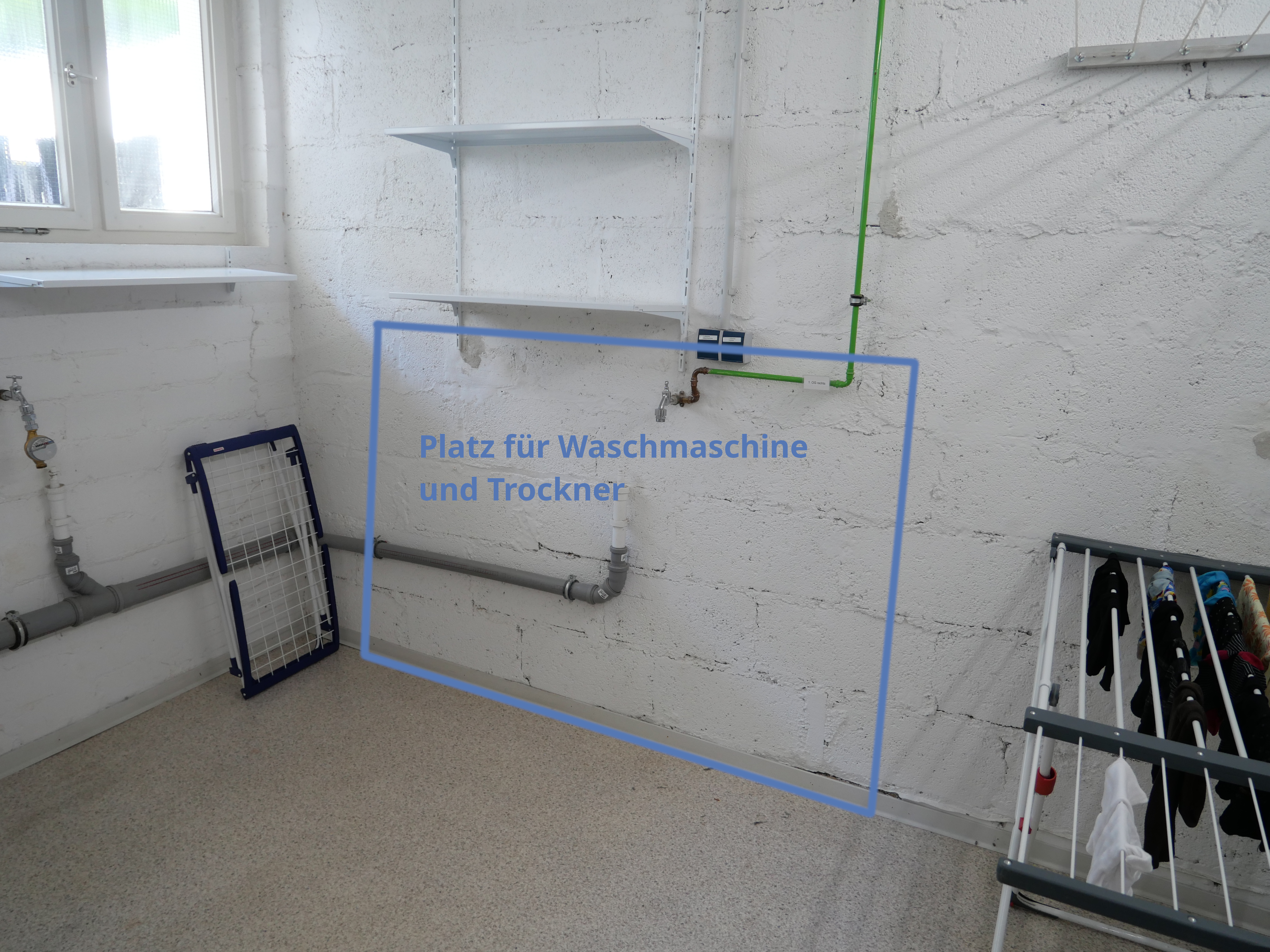 Waschk&uuml;che mit Anschl&uuml;ssen f&uuml;r Waschmaschine und Trockner